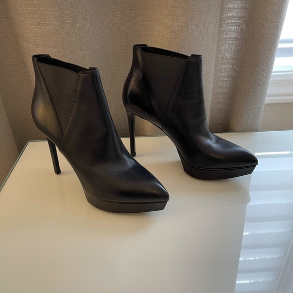 YVES SAINT LAURENT Black Leather Janis 105 Ankle Boots Size 37 - Picture 2 of 14